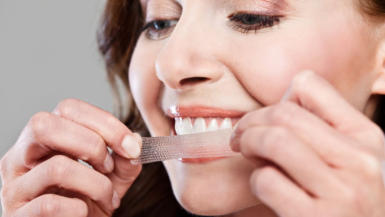 Steps for Using Teeth Whitening Strips and Their Maintenance