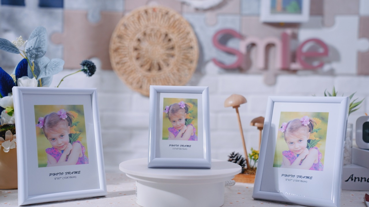 Creative Retail Marketing Ideas for Selling Picture Frames in Bulk